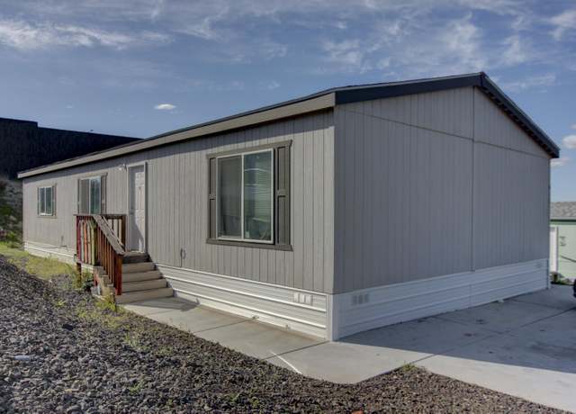 Property at 635 Lonetree Ln, Richland, WA 99352, 3 beds, 2 baths