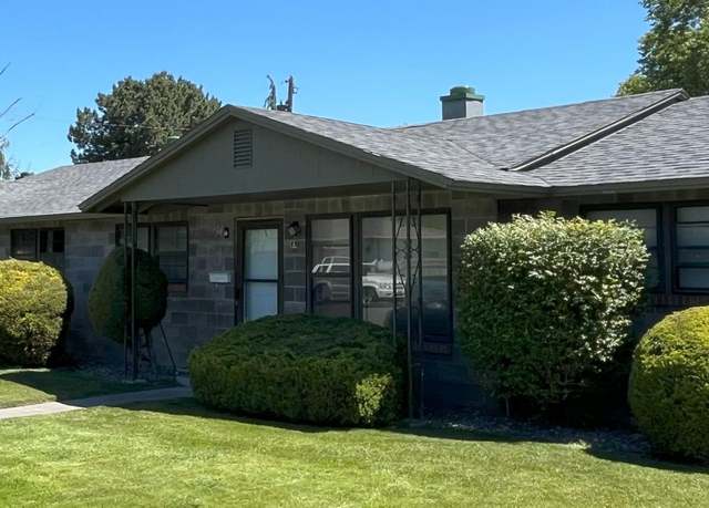 Property at 2 N Palouse St, Kennewick, WA 99336, 8 beds