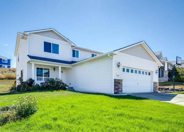 Property at 1065 SW Latour Peak St, Pullman, WA 99163, 4 beds, 0.5 baths