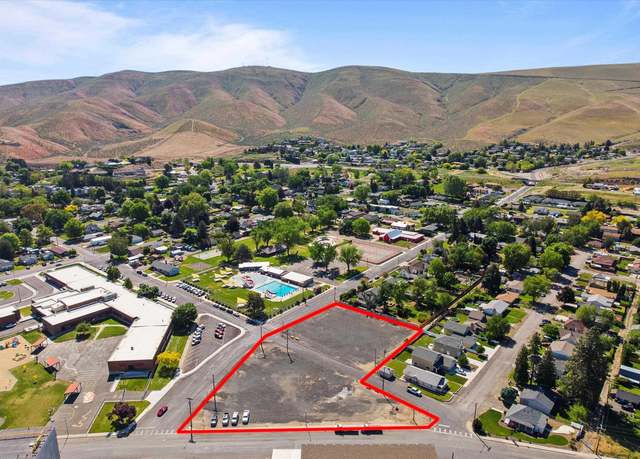 Property at 725 Park Ave, Prosser, WA 99350