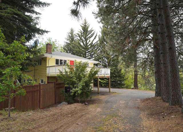 Property at 110 SW Cedar St, Pullman, WA 99163, 3 beds, 2 baths