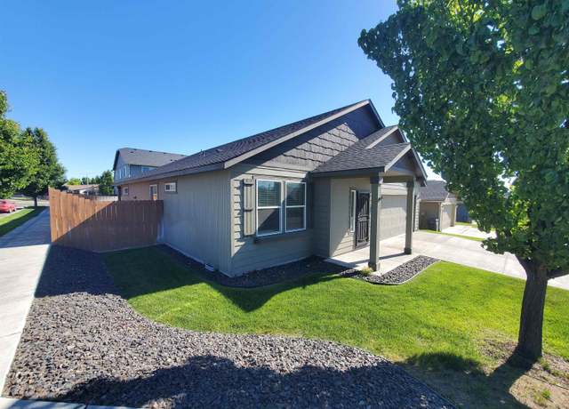Property at 9404 W 6th Pl, Kennewick, WA 99336, 3 beds, 2 baths