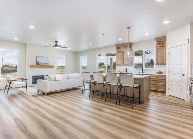Property at 94719 E 89 Pr SE, Kennewick, WA 99338, 3 beds, 2 baths