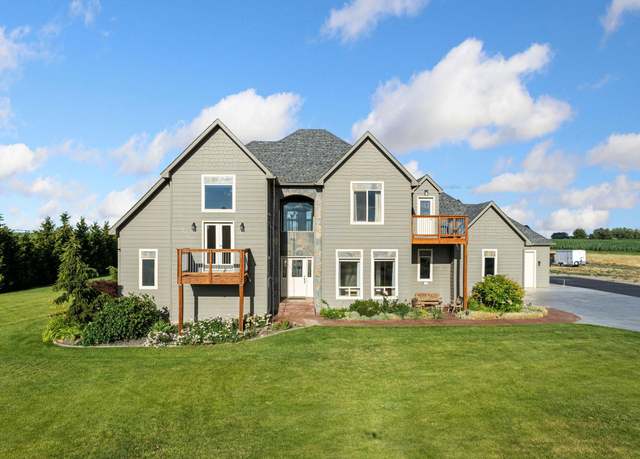 Property at 325 Mcdonald Dr, Pasco, WA 99301, 4 beds, 2.5 baths