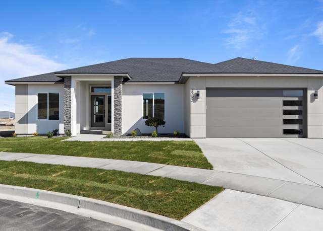 Property at 3752 Nuthatch St, Richland, WA 99352, 4 beds, 2 baths