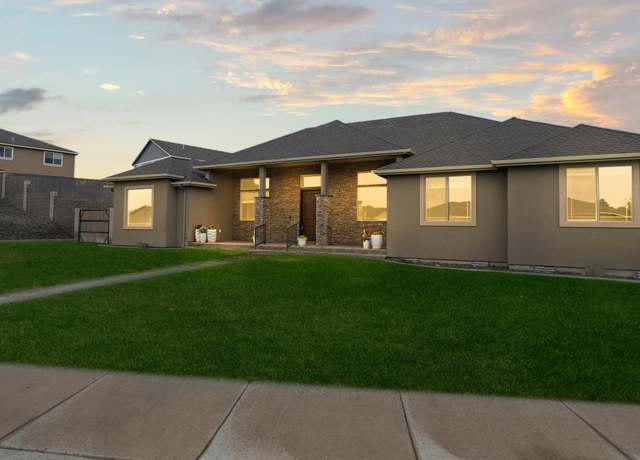 Property at 4804 Bighorn Dr, Pasco, WA 99301, 4 beds, 1 bath