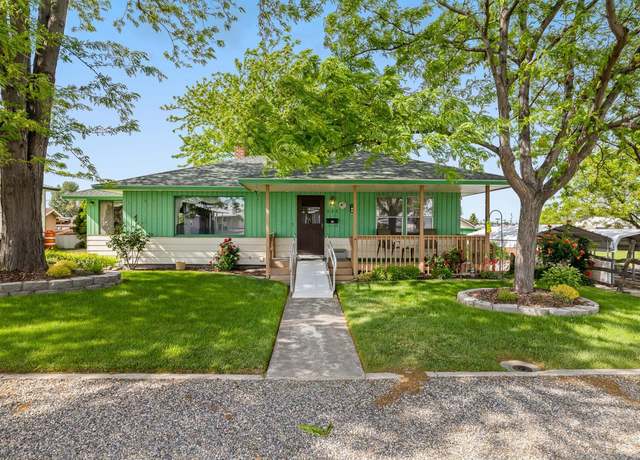Property at 626 W Grand Ronde Ave, Kennewick, WA 99336, 4 beds, 2 baths