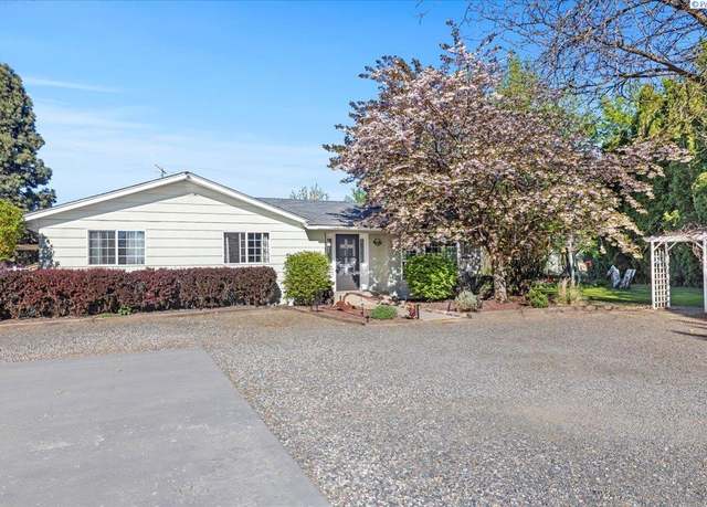 Property at 10401 N 1739 Pr Pr NW, Grandview, WA 98930, 3 beds, 2 baths