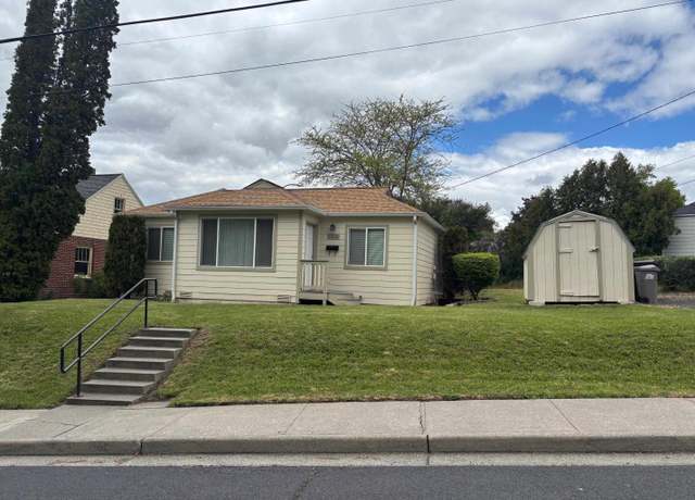 Property at 1320 NE Harvey Rd, Pullman, WA 99163, 3 beds, 1 bath