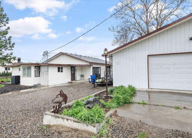 Property at 1325 E 23rd Ave, Kennewick, WA 99337, 3 beds, 2 baths