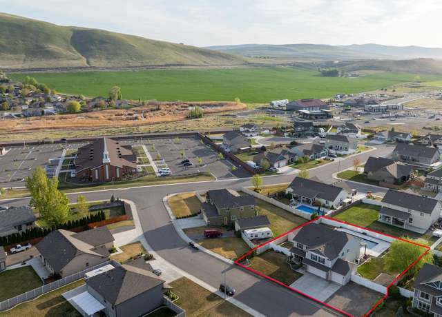 Property at 3059 Sugarplumb Ave, West Richland, WA 99353, 4 beds, 2.5 baths