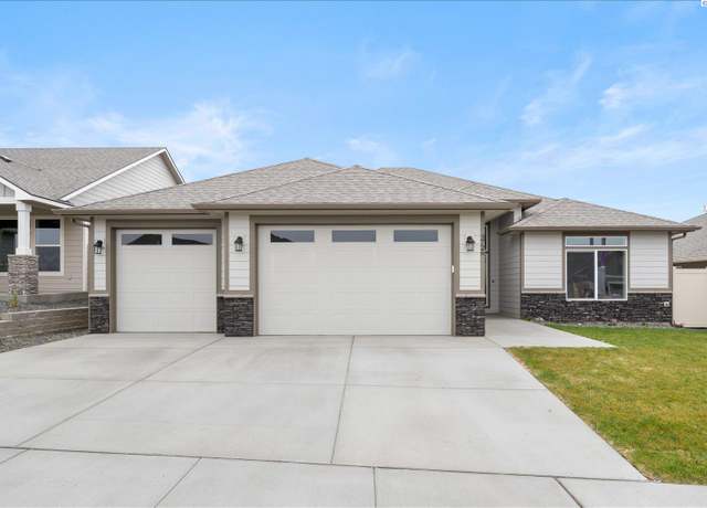 Property at 3698 S Wilson St #152, Kennewick, WA 99338, 4 beds, 2 baths