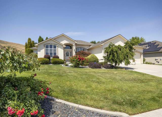 Property at 1205 Plateau Dr, Richland, WA 99352, 3 beds, 2.5 baths