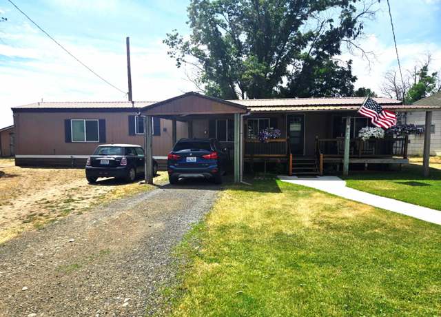 Property at 104 W 3rd St, La Crosse, WA 99143, 2 beds, 2 baths