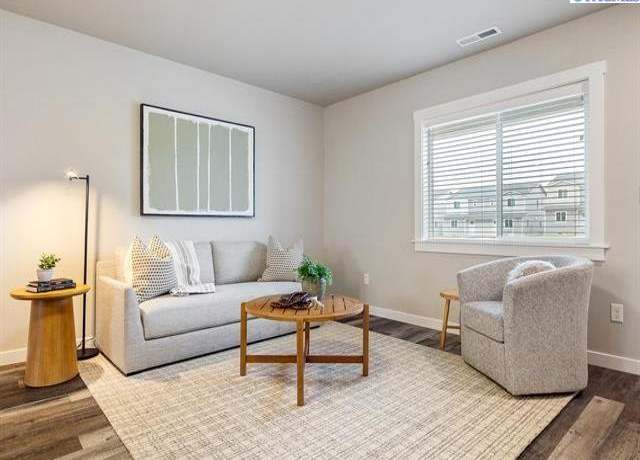 Property at 470 N 5th St, Connell, WA 99326, 3 beds, 2.5 baths