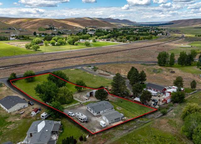 Property at 2009 S Goose Gap Rd, Benton City, WA 99320, 3 beds, 2 baths