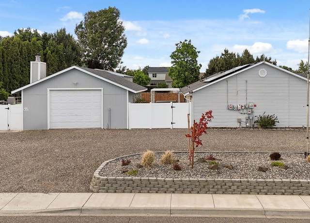 Property at 4570 Mount Adams View Dr, West Richland, WA 99353, 3 beds, 2 baths