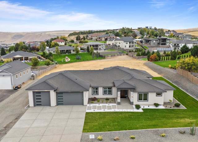Property at 82503 E Wallowa Rd, Kennewick, WA 99338, 4 beds, 4.5 baths