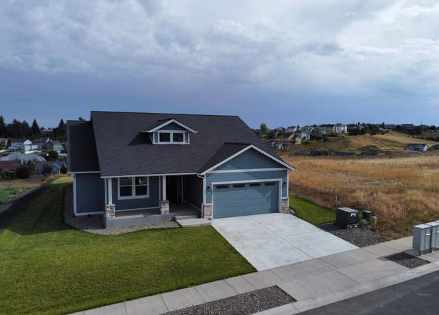 Property at 1055 SW Panorama Dr, Pullman, WA 99163, 4 beds, 2 baths