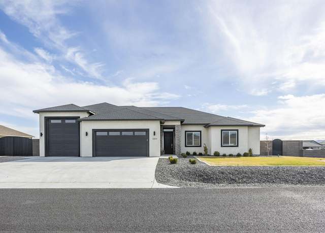 Property at 12519 Steeplechase Dr, Kennewick, WA 99338, 5 beds, 3.5 baths
