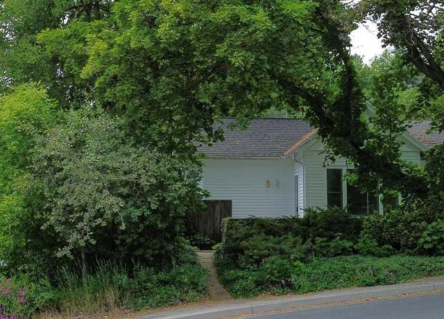 Property at 715 NW Ritchie St, Pullman, WA 99163, 3 beds, 1 bath