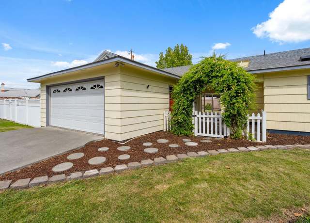 Property at 2412 Tinkle St, Richland, WA 99354, 3 beds, 2 baths