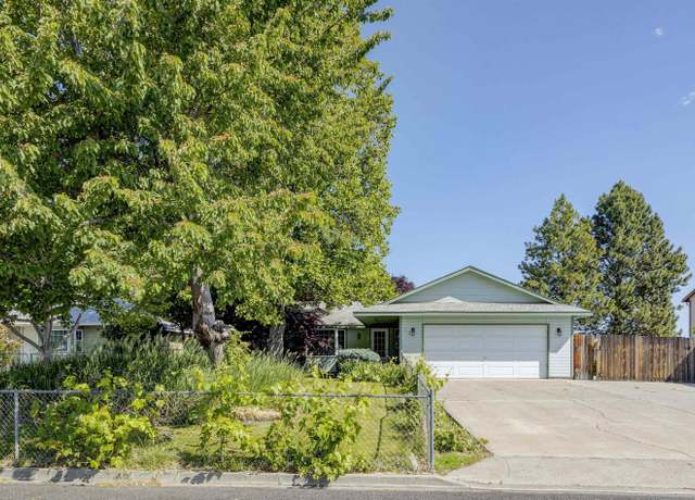 Property at 706 W 42nd Ave, Kennewick, WA 99337, 3 beds, 1.5 baths