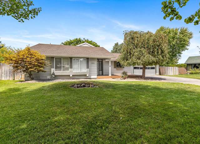 Property at 3304 S Vancouver Pl, Kennewick, WA 99337, 3 beds, 2 baths