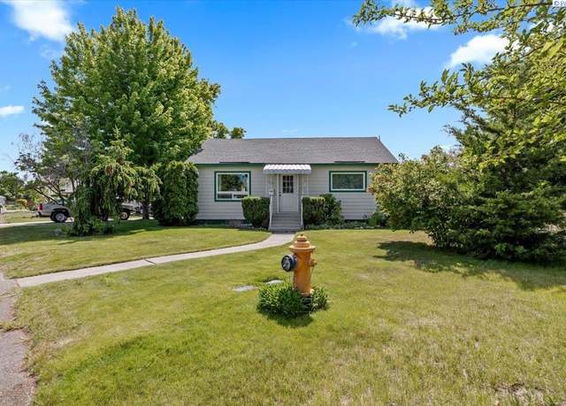 Property at 213 Bernard Ave, Richland, WA 99352, 4 beds, 2 baths