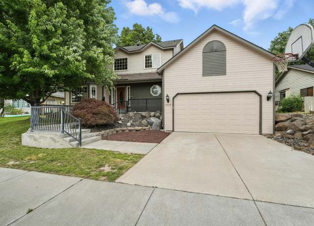 Property at 9014 W Grand Ronde Ave, Kennewick, WA 99336, 4 beds, 2.5 baths