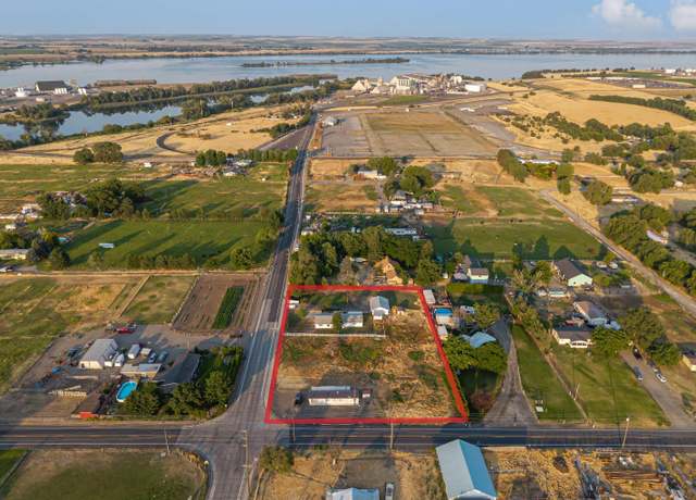 Property at 222905 E Bowles Rd, Kennewick, WA 99337, 3 beds, 3.5 baths