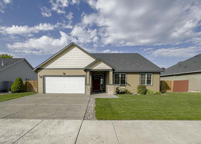 Property at 3806 W 20th Ave, Kennewick, WA 99338, 3 beds, 2 baths