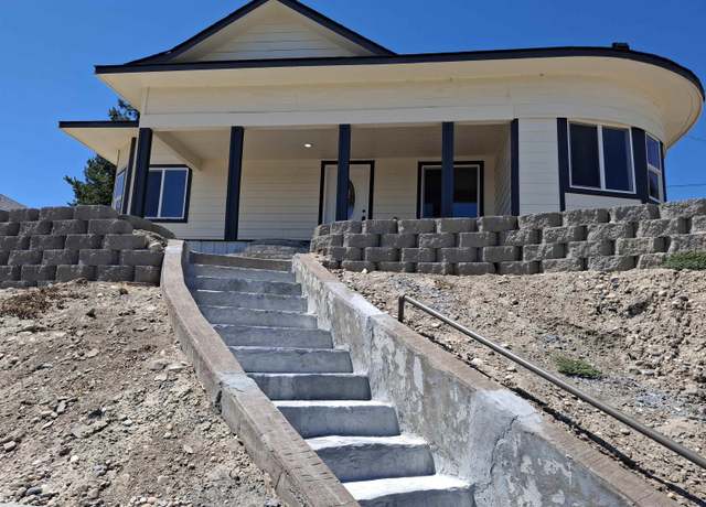 Property at 805 Crescent Ave, Sunnyside, WA 98944, 3 beds, 1.5 baths