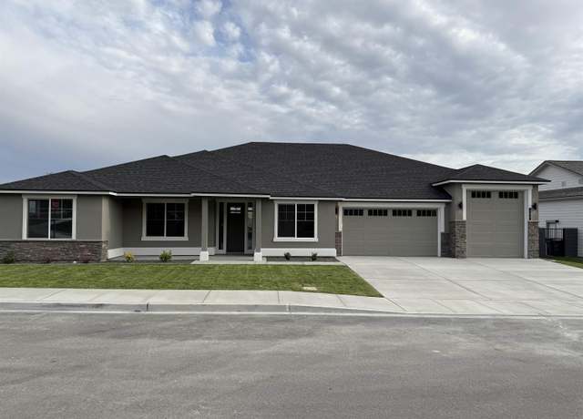 Property at 407 Bonita St, Richland, WA 99352, 5 beds, 3.5 baths