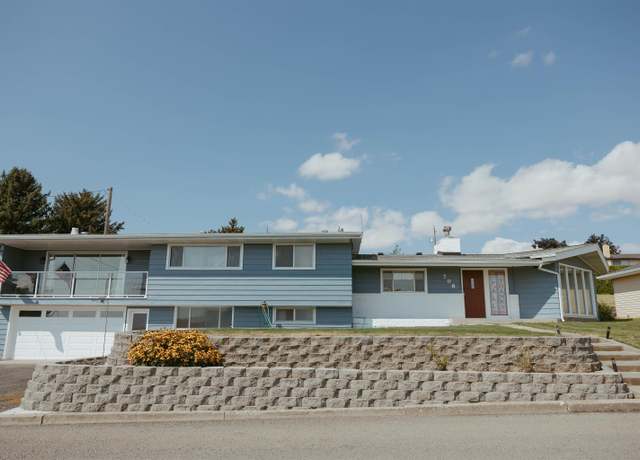 Property at 708 S Crestview St, Colfax, WA 99111, 5 beds, 2 baths
