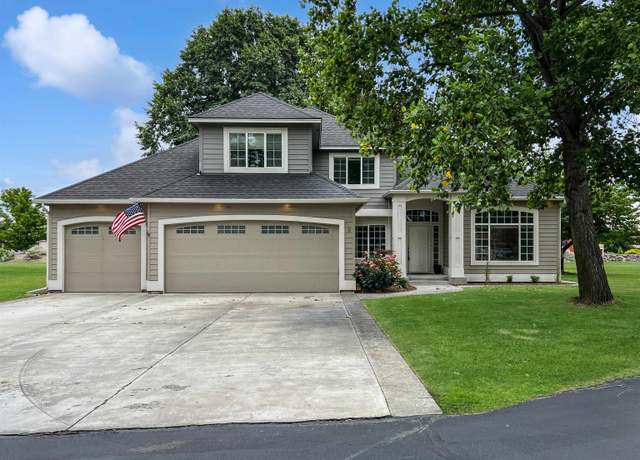 Property at 3 Lavender Ct, Pasco, WA 99301, 4 beds, 3 baths