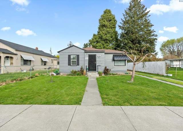 Property at 305 Birch St, Grandview, WA 98930, 3 beds, 1 bath