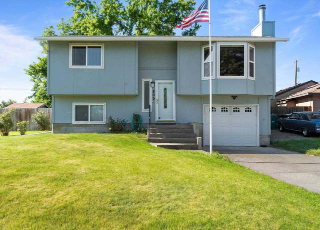 Property at 805 W 44th Pl, Kennewick, WA 99337, 4 beds, 2 baths
