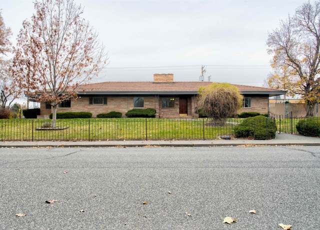 Property at 1725 W Irving St, Pasco, WA 99301, 4 beds, 3.5 baths