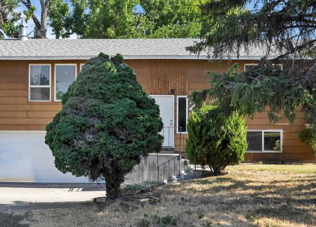 Property at 2402 W 16th Ave, Kennewick, WA 99337, 4 beds, 2 baths