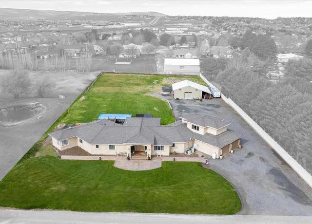 Property at 1130 S Willow Pr Pr SE, Kennewick, WA 99338, 4 beds, 0.5 baths