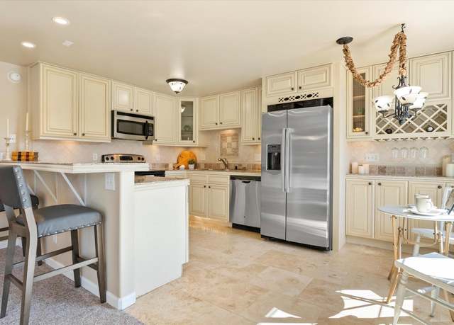 Property at 526 S 40th Ave (a202) Ave Unit A202, West Richland, WA 99353, 2 beds, 1 bath