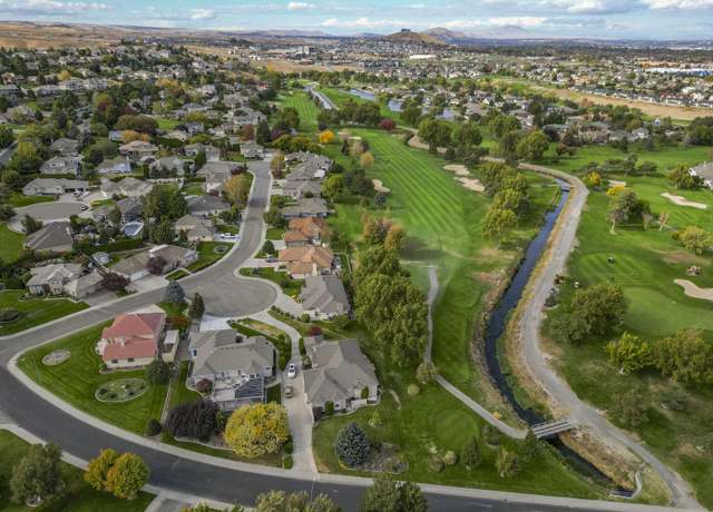 Property at 3906 S Morain Loop, Kennewick, WA 99337, 3 beds, 2 baths