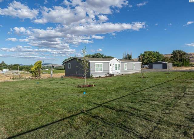 Property at 54303 N Thomas Rd, Benton City, WA 99320, 4 beds, 2 baths