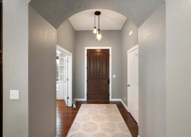 Property at 3905 W 47th Ave, Kennewick, WA 99337, 4 beds, 0.5 baths