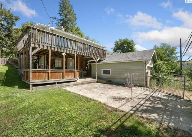 Property at 408 S Mill St, Colfax, WA 99111, 4 beds, 2 baths