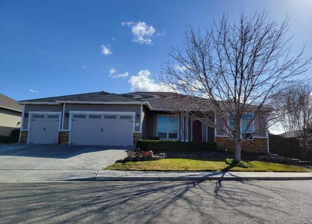 Property at 5603 W 15th Ave, Kennewick, WA 99338, 3 beds, 0.5 baths