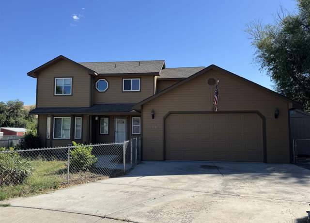 Property at 501 Dozer Ct, Benton City, WA 99320, 4 beds, 1.5 baths