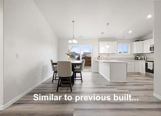 Property at 206 Luli St, Grandview, WA 98930, 3 beds, 2 baths