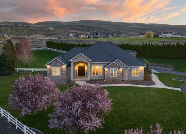 Property at 28414 Country Meadows Ln, Kennewick, WA 99338, 3 beds, 2.5 baths